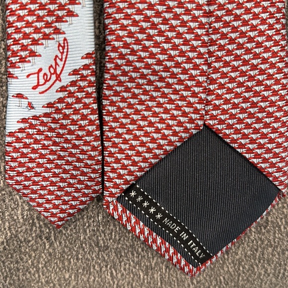 Zegna tie with beach umbrella print. - Picture 4 of 5